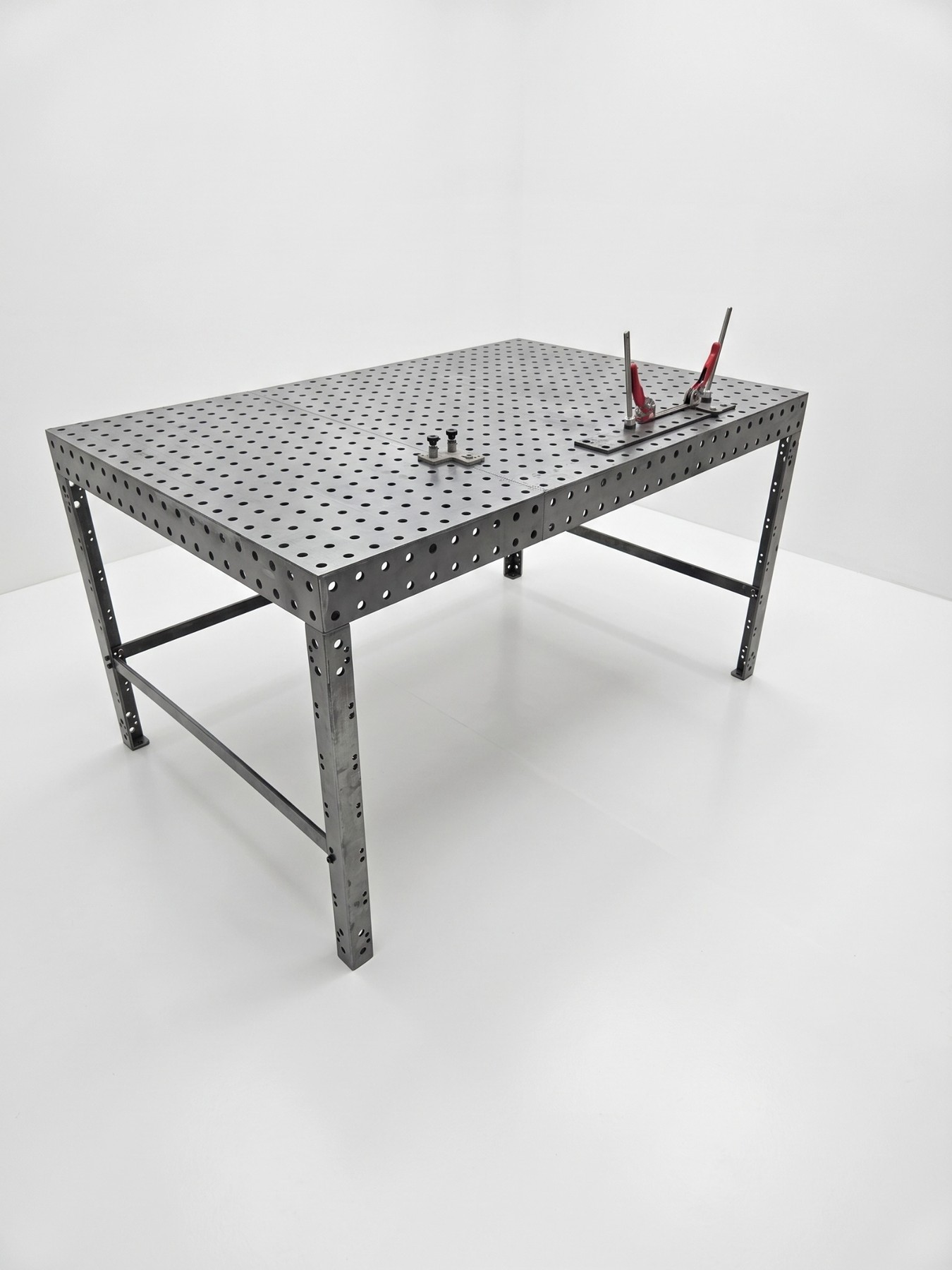 Mesa de solda SDS em configuração modular com grampos